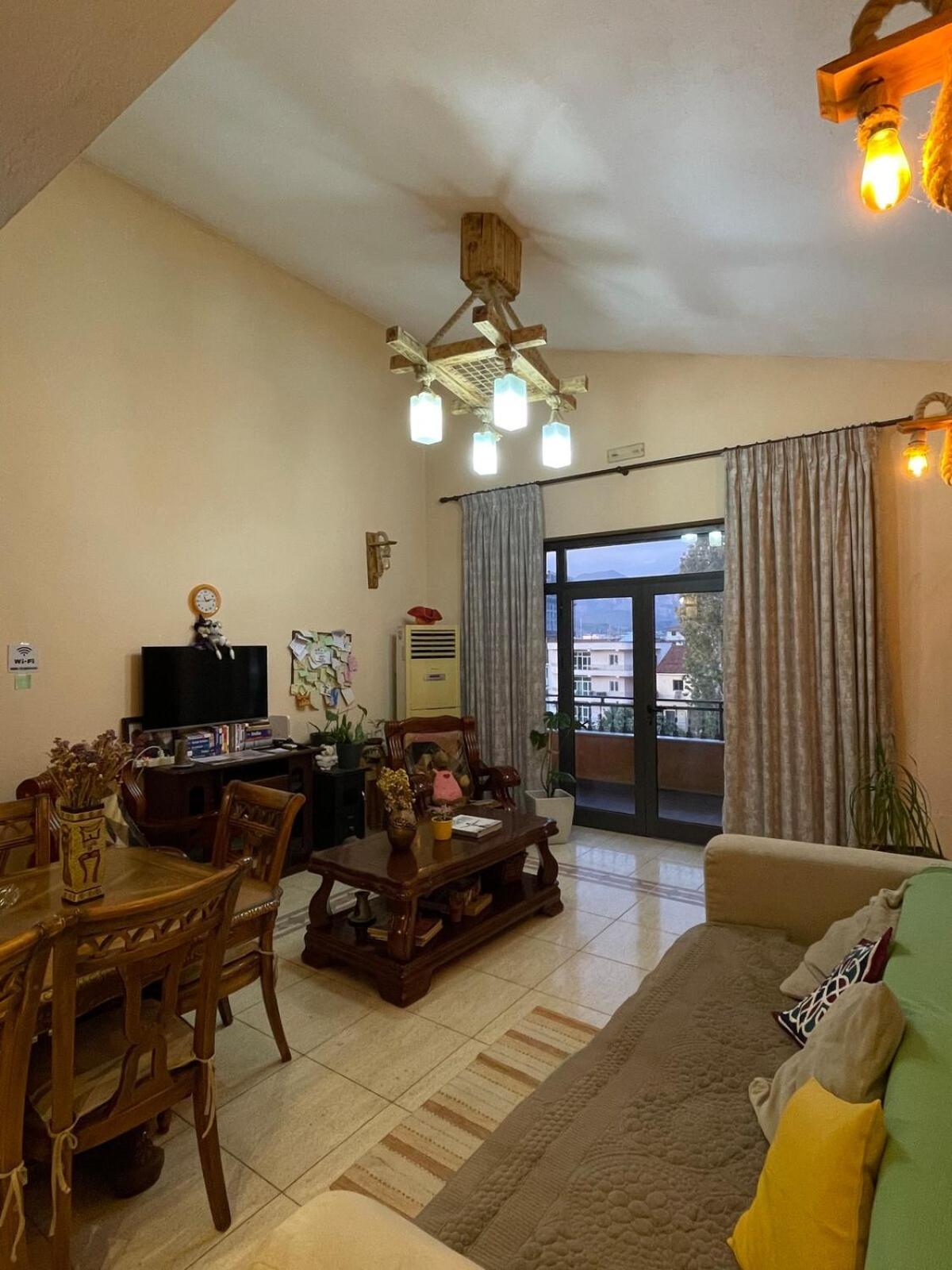 Cozy Big Apartment With Balcony Tirana Exterior photo